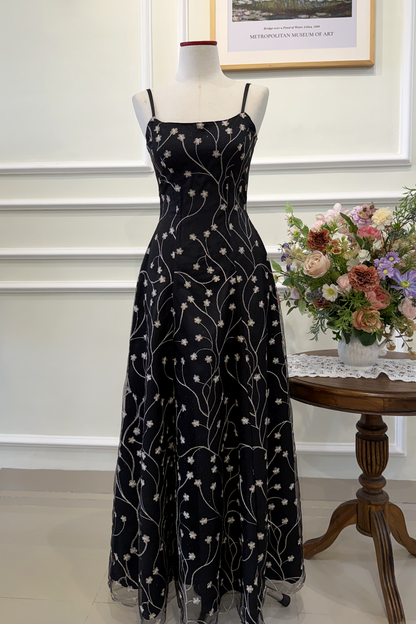 90s Inspired Prom Dress with Scoop Neckline in Black