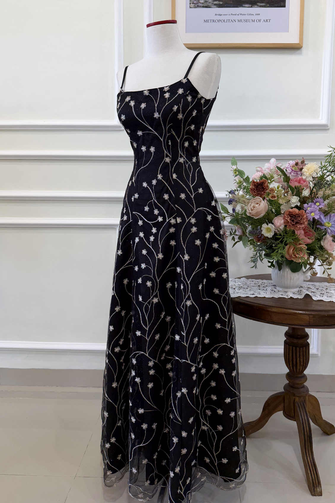 90s Inspired Prom Dress with Scoop Neckline in Black