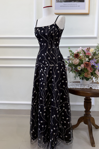 90s Inspired Prom Dress with Scoop Neckline in Black