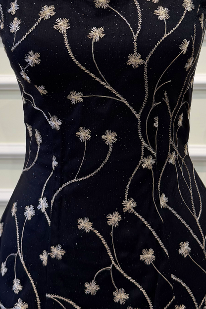90s Inspired Prom Dress with Scoop Neckline in Black